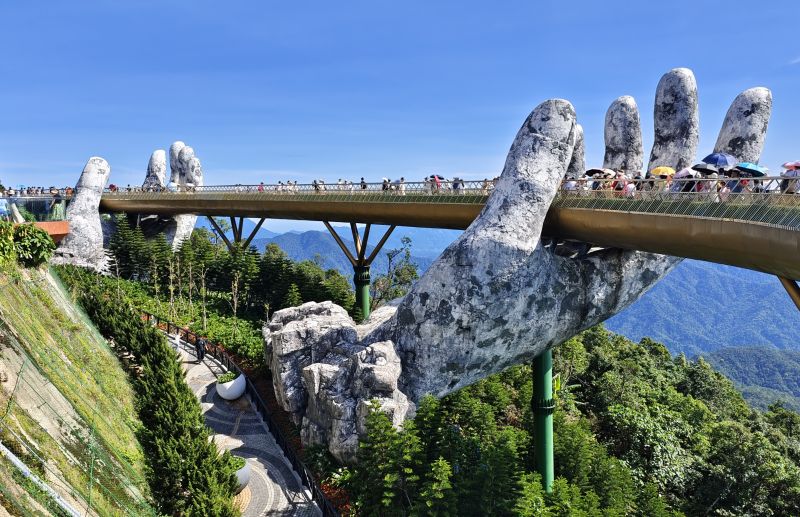 Golden_Bridge_at_Ba_Na_Hills_20250718